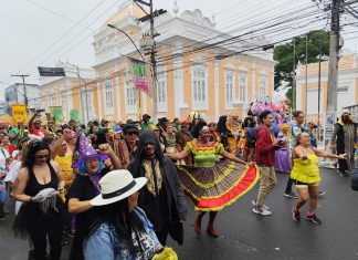 Alegria, tradição e criatividade marcam a passagem do Bando Anunciador