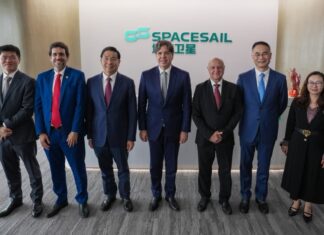 Ministério das Comunicações encerra missão na China com avanço para ampliar internet via satélite no Brasil