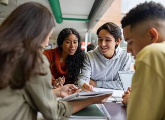Jovem Aprendiz Feirense: 2.610 candidatos fazem prova neste sábado para concorrer a 800 vagas
